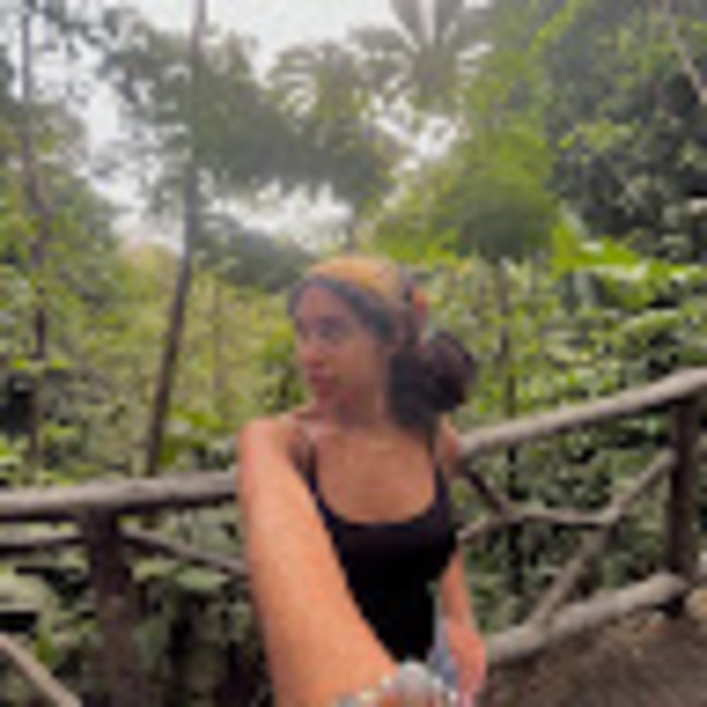 Meet your Posher, Zeina